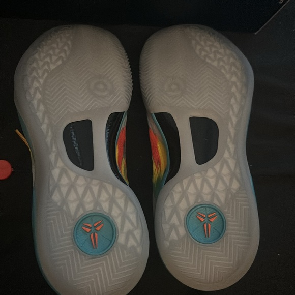 Selling Authentic Unisex Kobe VIII Protro Unisex NEW RELEASE -2024-BRAND NEW - Picture 3 of 5